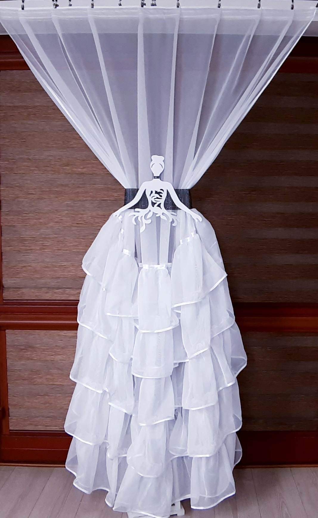 Ozdoba opaska baletnica wykończona cekinami - obrazek 3